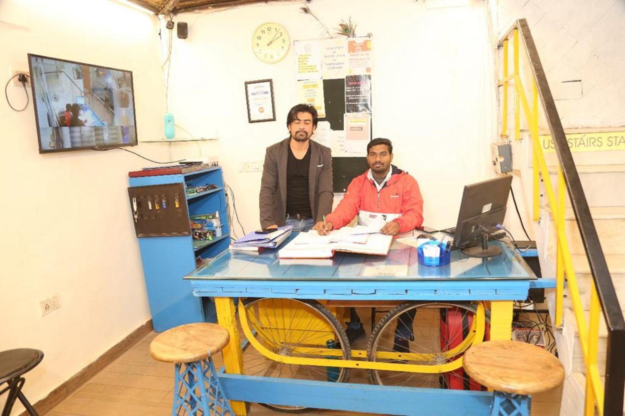 Bunk Hostel Delhi Best Backpacking Accommodation 뉴델리 외부 사진